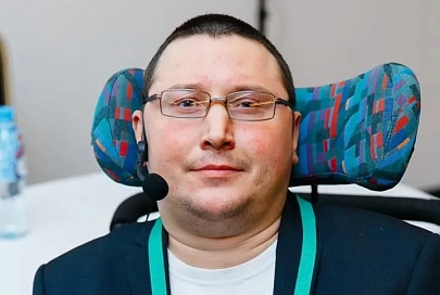 Борисовчанин Александр Макарчук полностью парализован, но есть шанс вернуть хотя бы некоторые функции